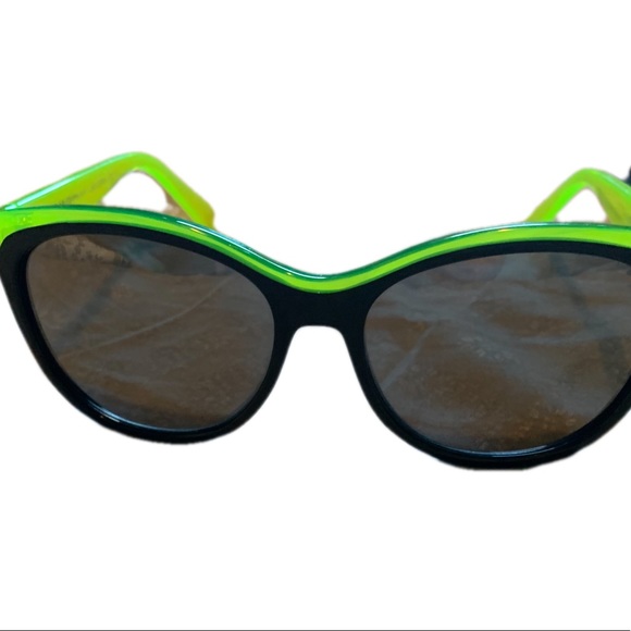 MARC JACOBS Neon Green Black Sunglasses with case - Picture 2 of 9